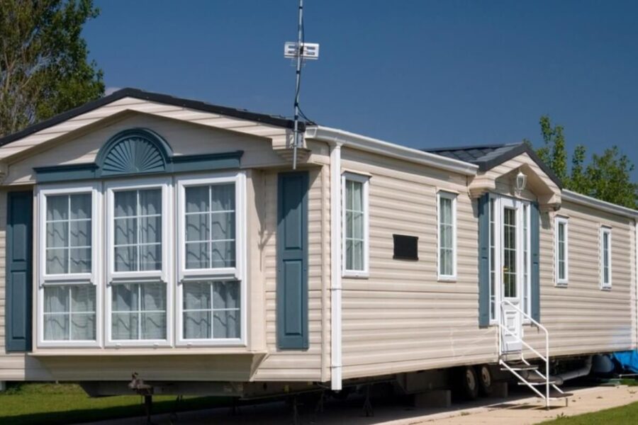 How to Dispose of Debris After Mobile Home Demolition