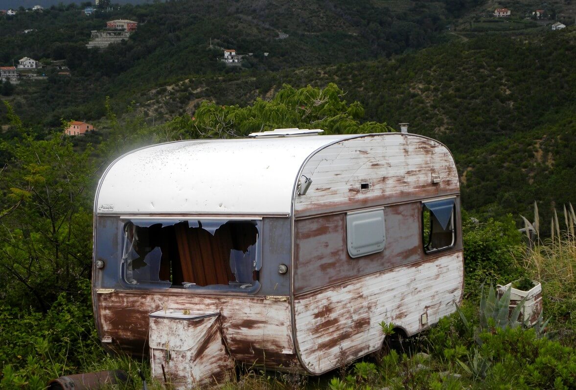 What to Do With an Old Double Wide Mobile Home in Washington?