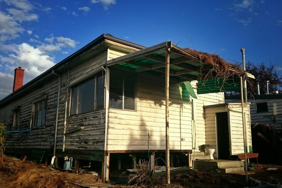 Triple Wide Mobile Home Demolition vs Deconstruction: Key Facts