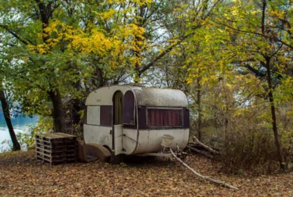 How can I sell an old mobile home for removal