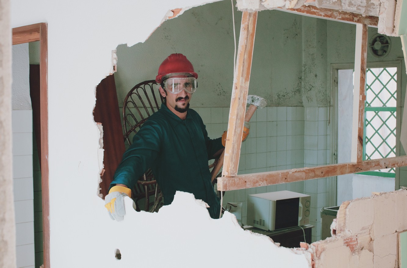 DIY Demolition vs. Professional Removal: Why Tearing Down a Mobile Home is Dangerous