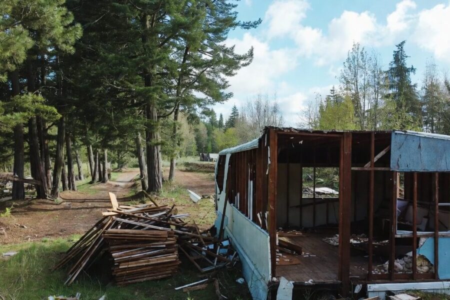 How We Handle All the Hard Work of Mobile Home Disposal in WA